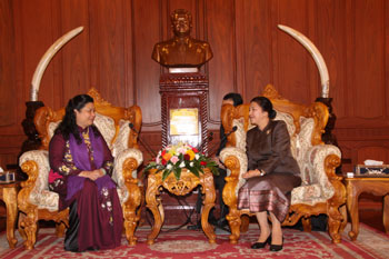 ທ່ານາງຮອງປະທານສະພາແຫ່ງຊາດ ຫວຽດນາມ ຕອງທິຟ໋ອງ ຢ້ຽມຢາມ ແລະ ເຮັດວຽກຢູ່ ລາວ